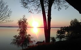 Fuleda Folwark domek nad jeziorem Dobskim